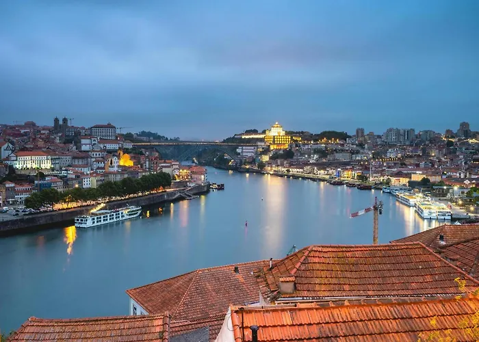 Charming In The Heart Of Appartement Porto