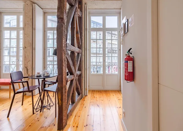 Charming In The Heart Of Апартаменты Порту